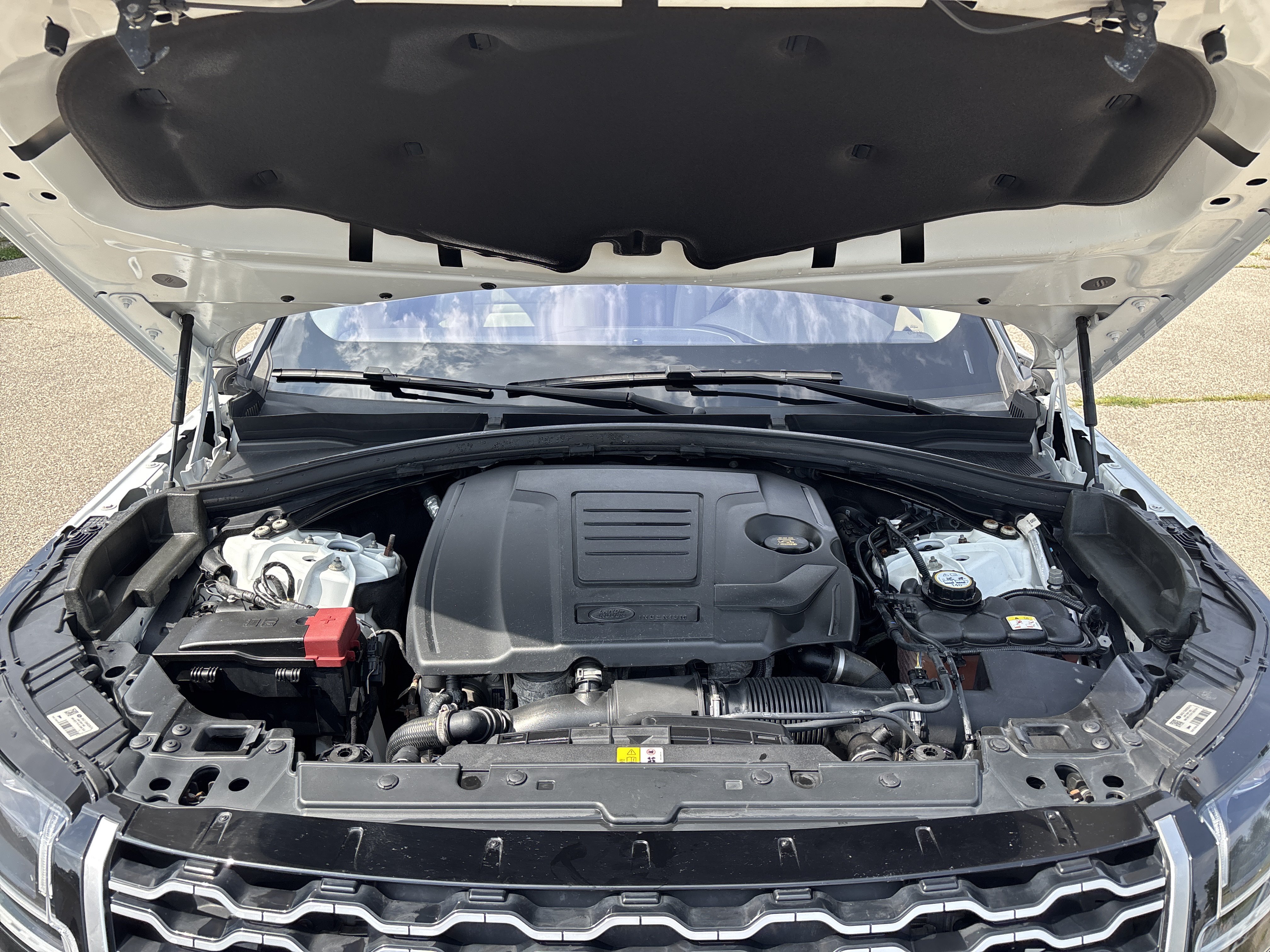 Used 2020 Land Rover Range Rover Velar S AWD/4WD image 13