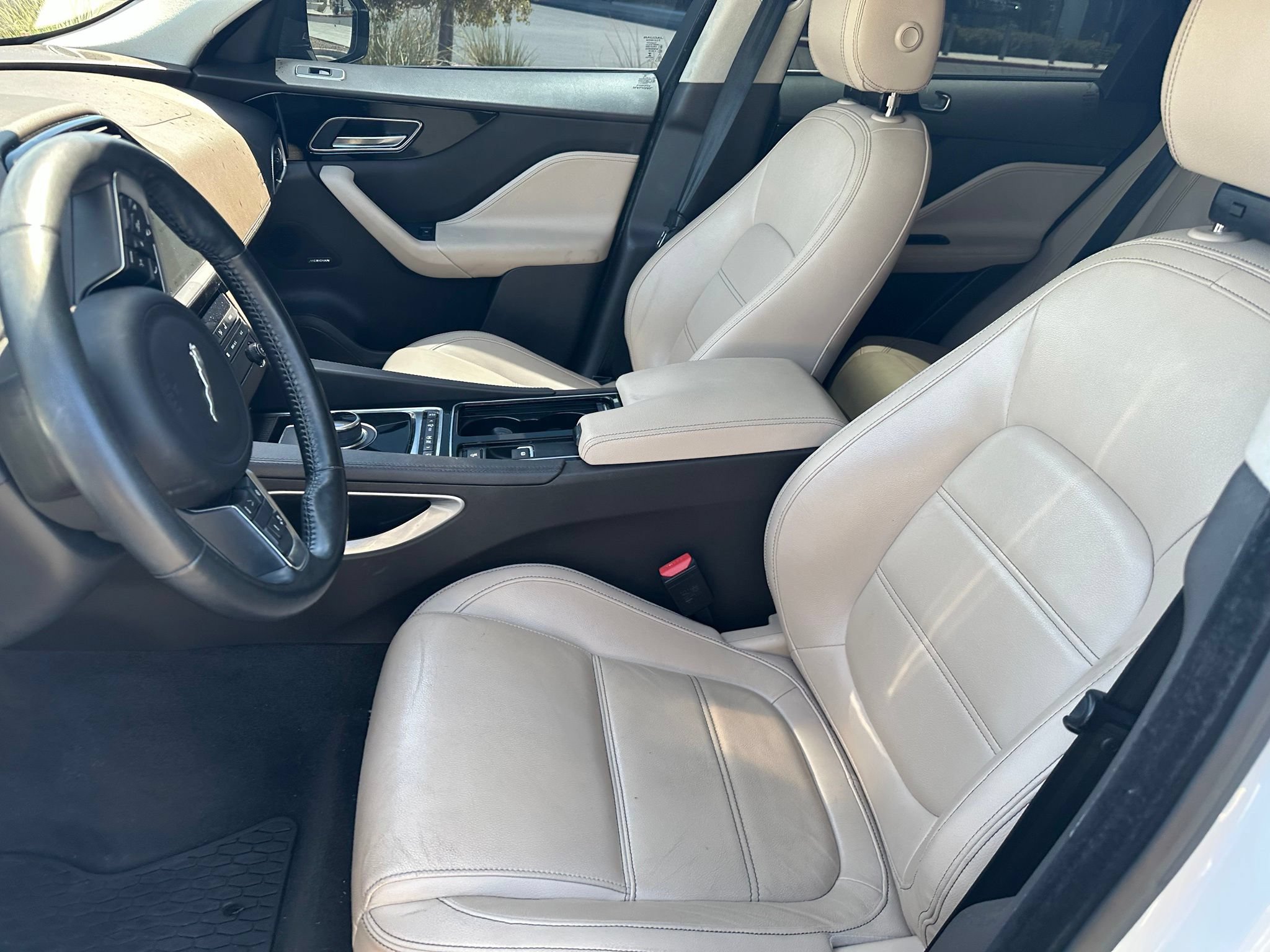 Used 2019 Jaguar F-PACE Prestige AWD/4WD image 16