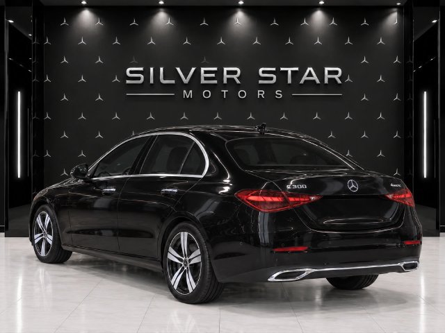 Used 2024 Mercedes-Benz C 300 4MATIC Sedan image 4