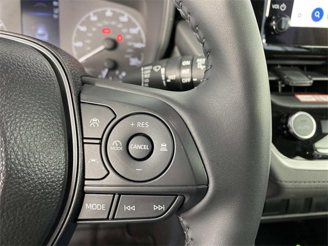 Used 2025 Toyota Corolla Cross LE image 16