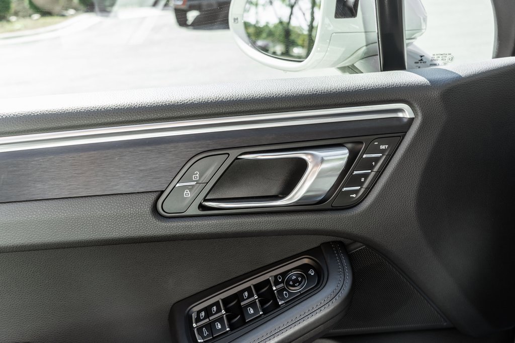 Used 2023 Porsche Macan GTS w/ Premium Package Plus image 18