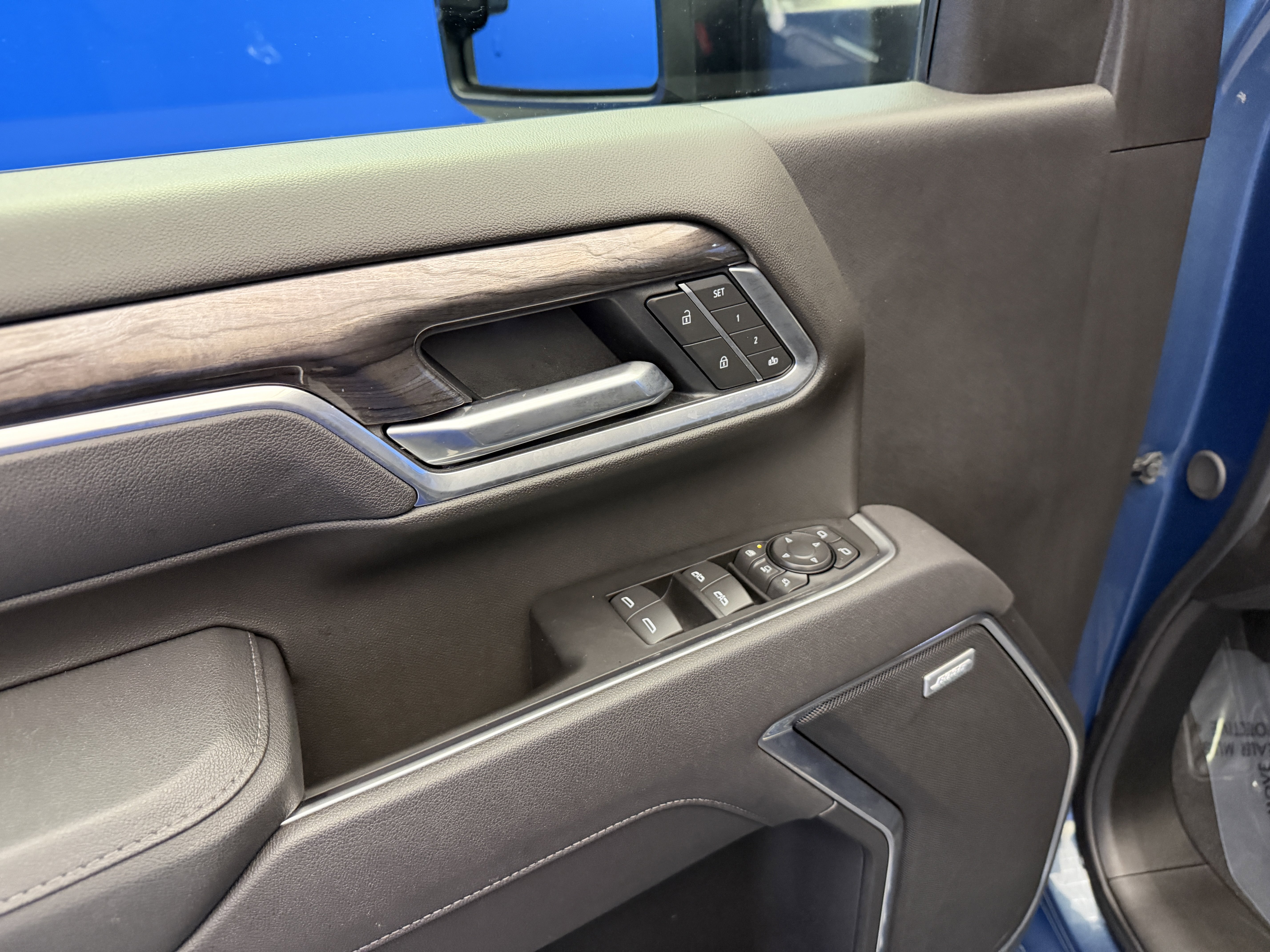 Used 2025 Chevrolet Silverado 2500 LTZ w/ LTZ Premium Package AWD/4WD image 13