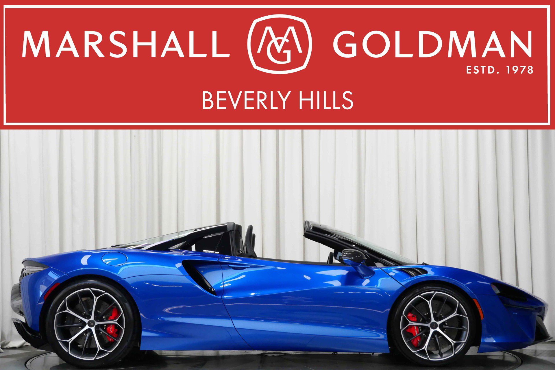 Used 2025 McLaren Artura Spider image 1