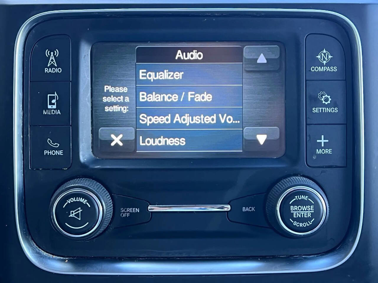 Used 2019 RAM 1500 Classic SLT AWD/4WD image 32