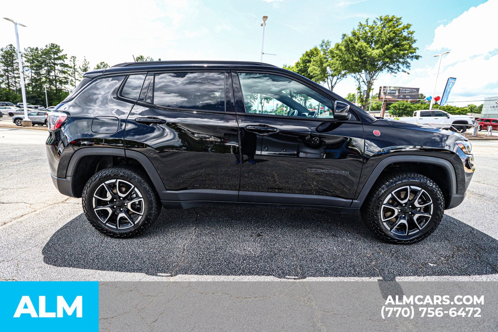 Used 2024 Jeep Compass Trailhawk image 11