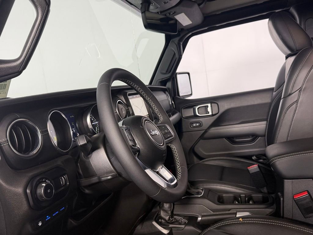 Used 2023 Jeep Wrangler Unlimited Sahara AWD/4WD image 22