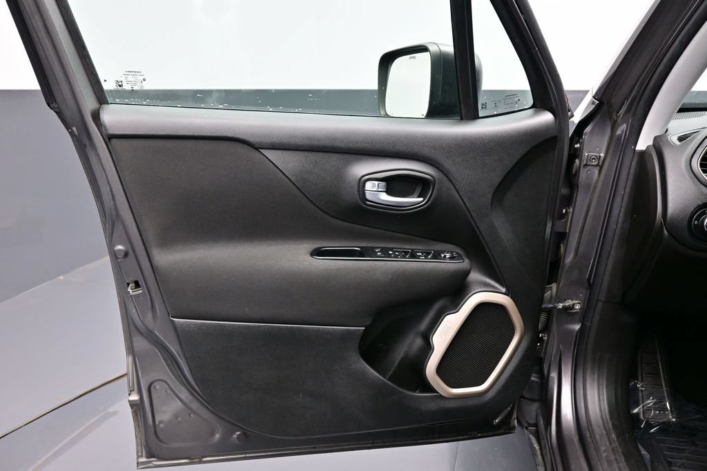 Used 2017 Jeep Renegade Sport w/ Power & Air Group FWD image 18