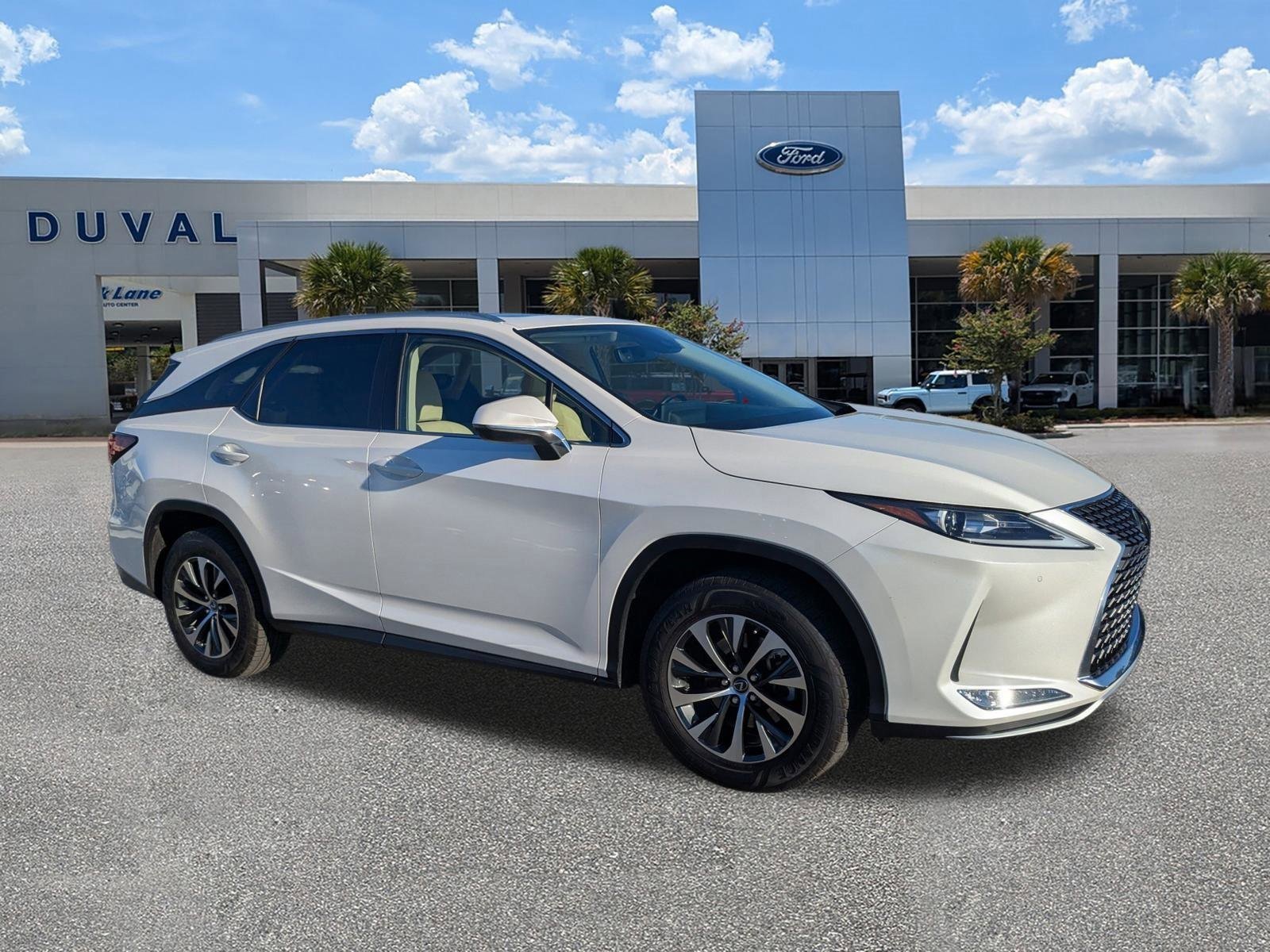 Used 2022 Lexus RX 350L Premium w/ Premium Package image 2