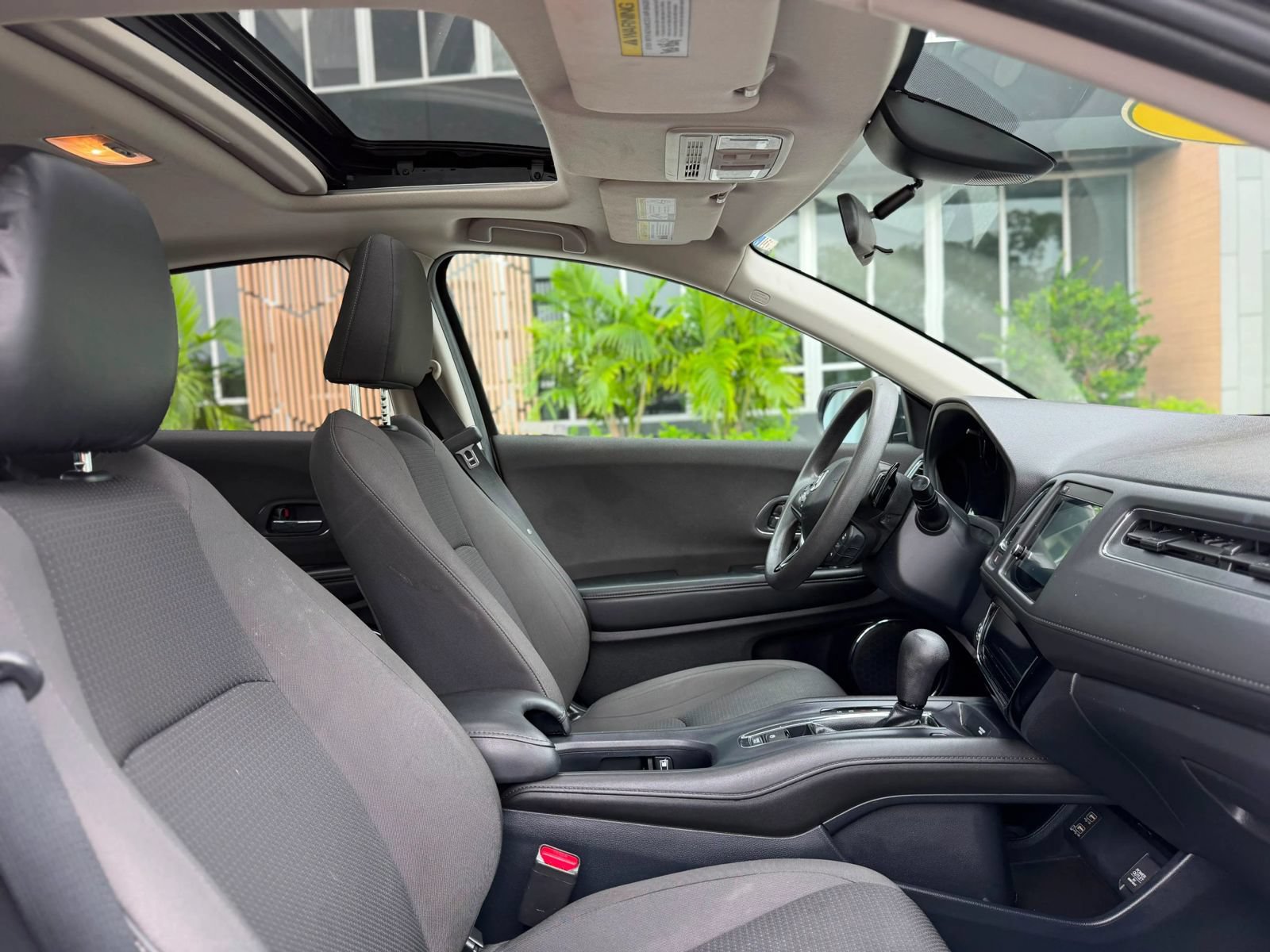 Used 2022 Honda HR-V EX image 17