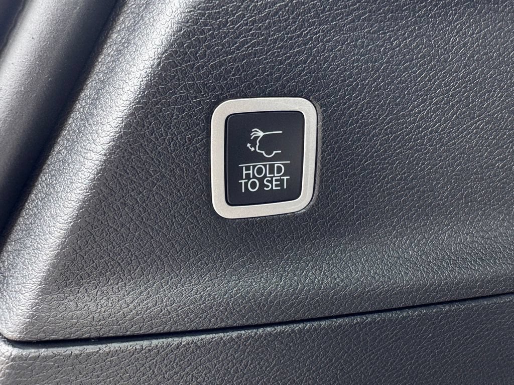New 2027 Chrysler Pacifica Select FWD image 15
