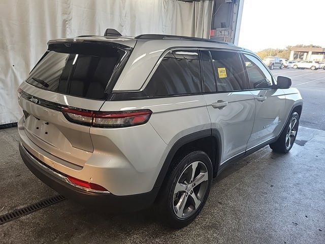 Used 2022 Jeep Grand Cherokee Limited 4xe w/ Luxury Tech Group II image 5