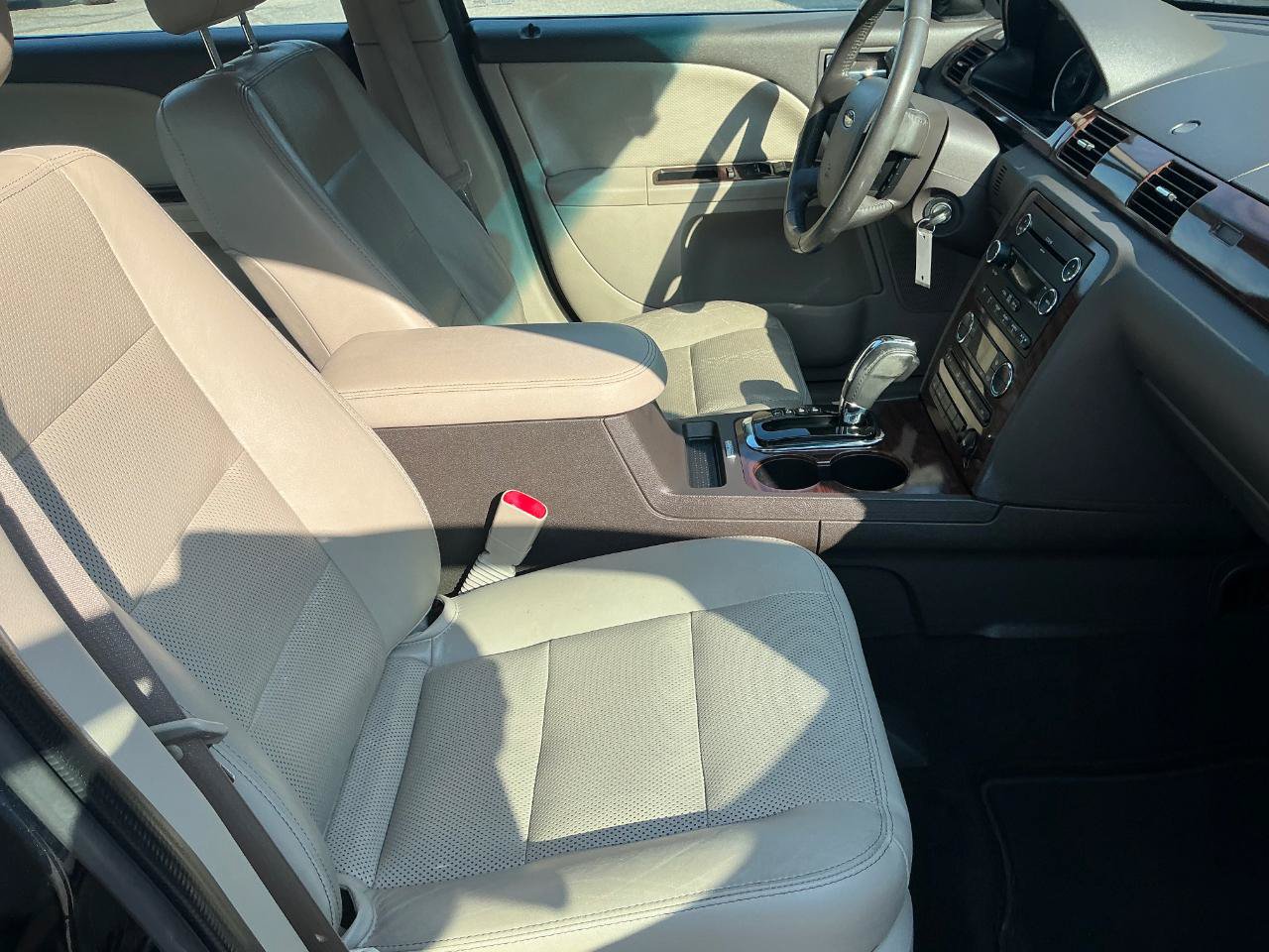 Used 2009 Ford Taurus SEL FWD image 11