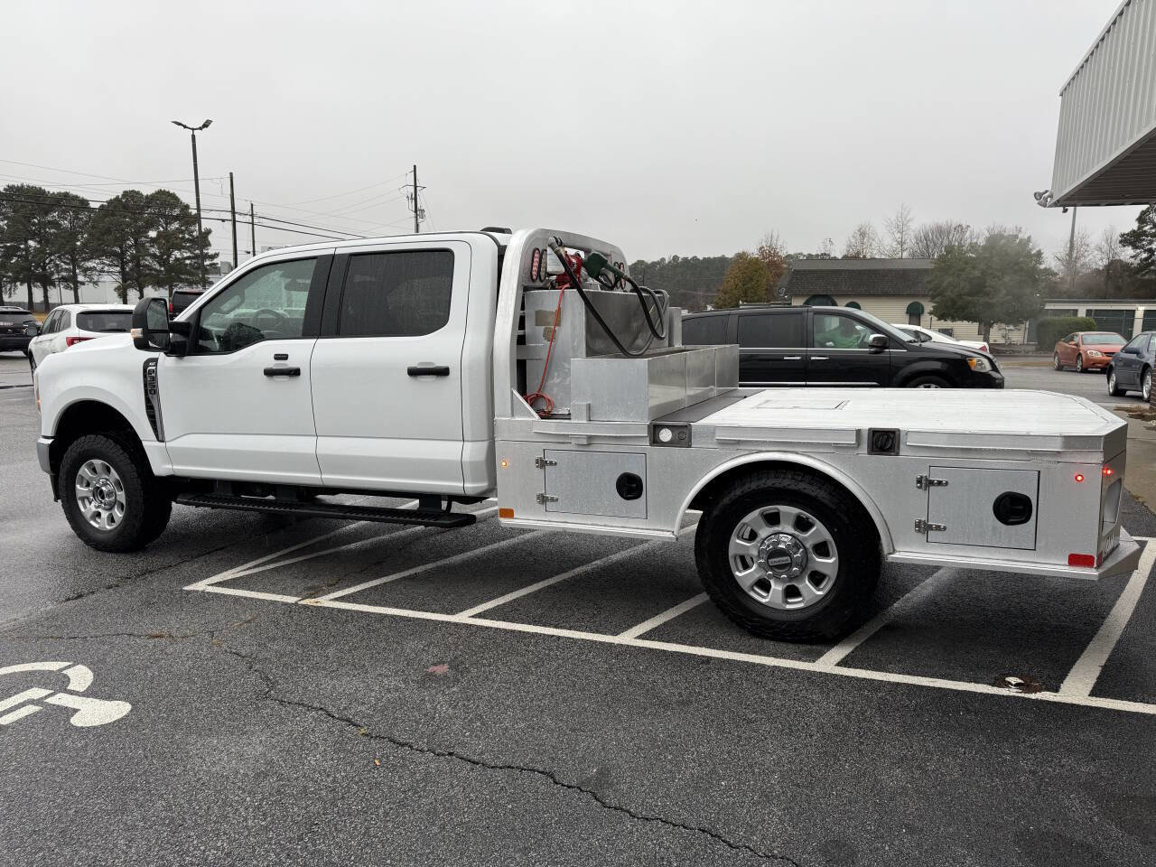 Used 2024 Ford F350 XLT image 8