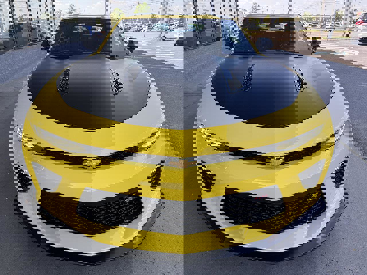 Used 2018 Chevrolet Camaro SS RWD image 3