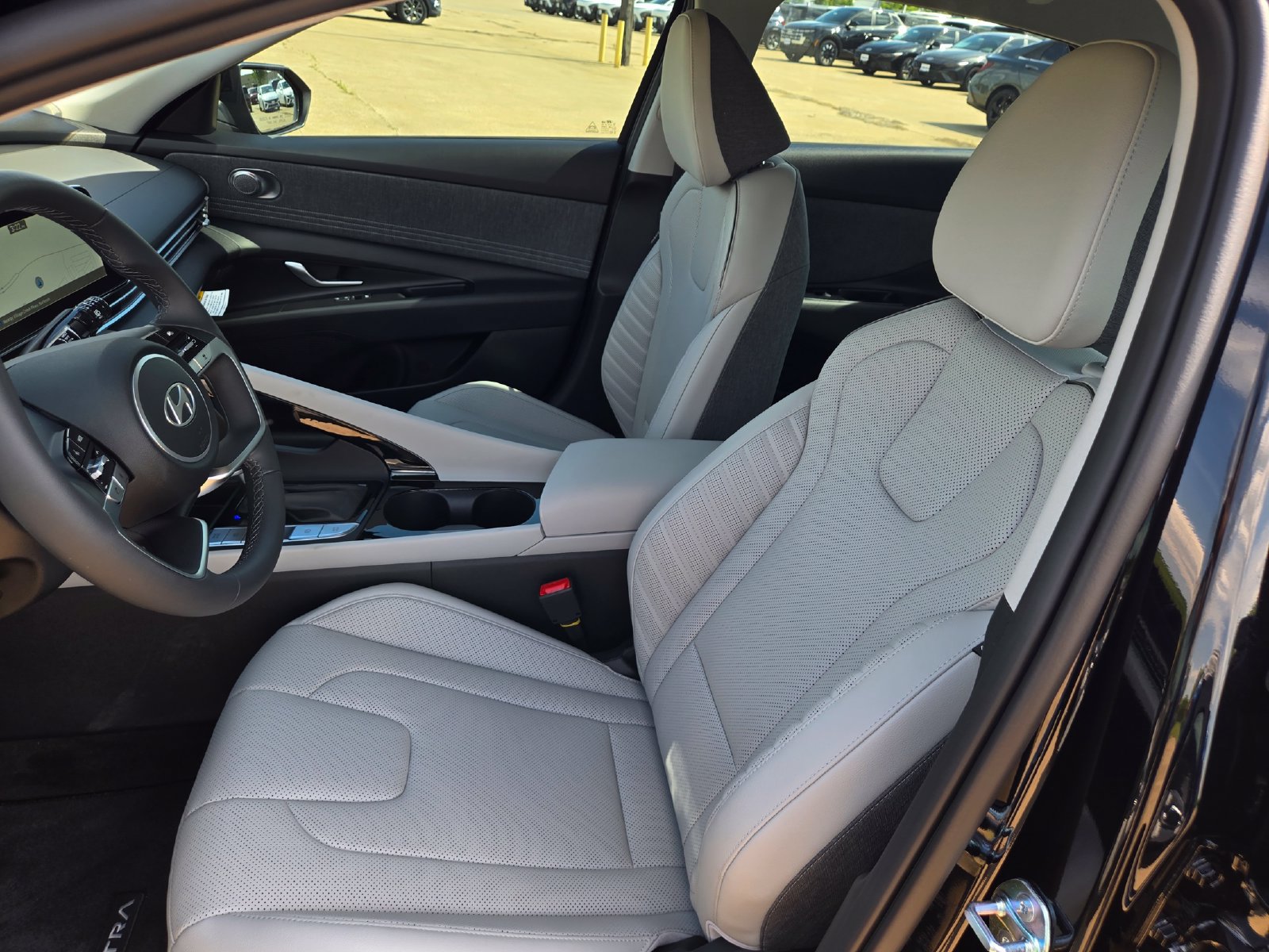 New 2026 Hyundai Elantra Limited FWD image 17