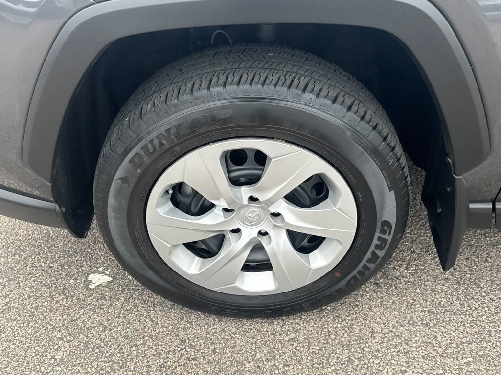 Used 2023 Toyota RAV4 LE AWD/4WD image 36