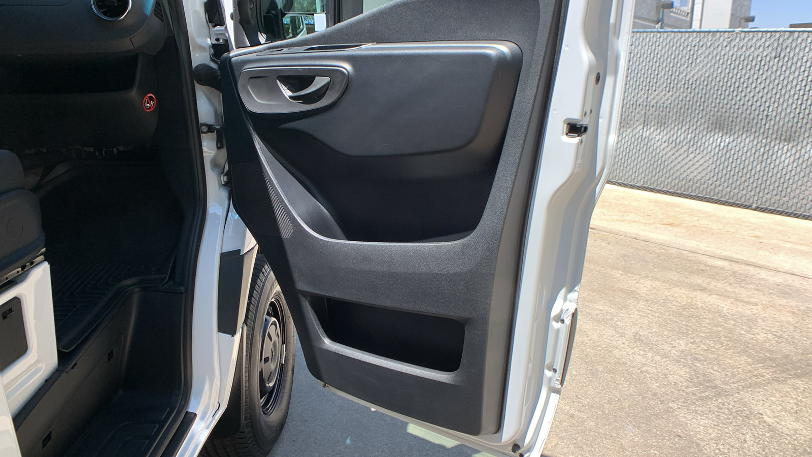 Used 2025 Mercedes-Benz Sprinter 2500 image 18