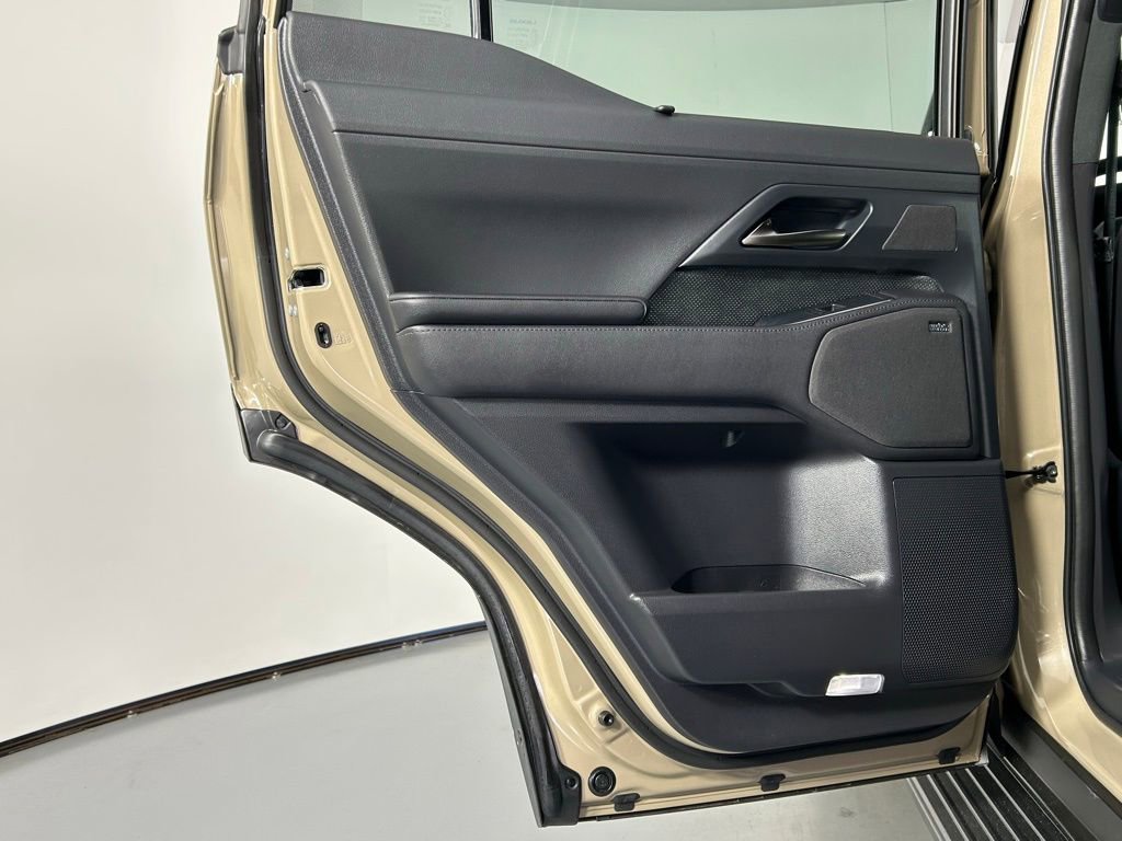 Used 2025 Lexus GX 550 AWD/4WD image 18