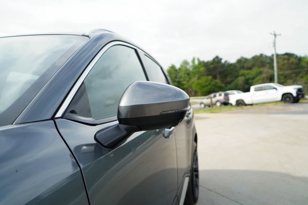 Used 2025 Nissan Kicks SR w/ SR Premium Package image 17