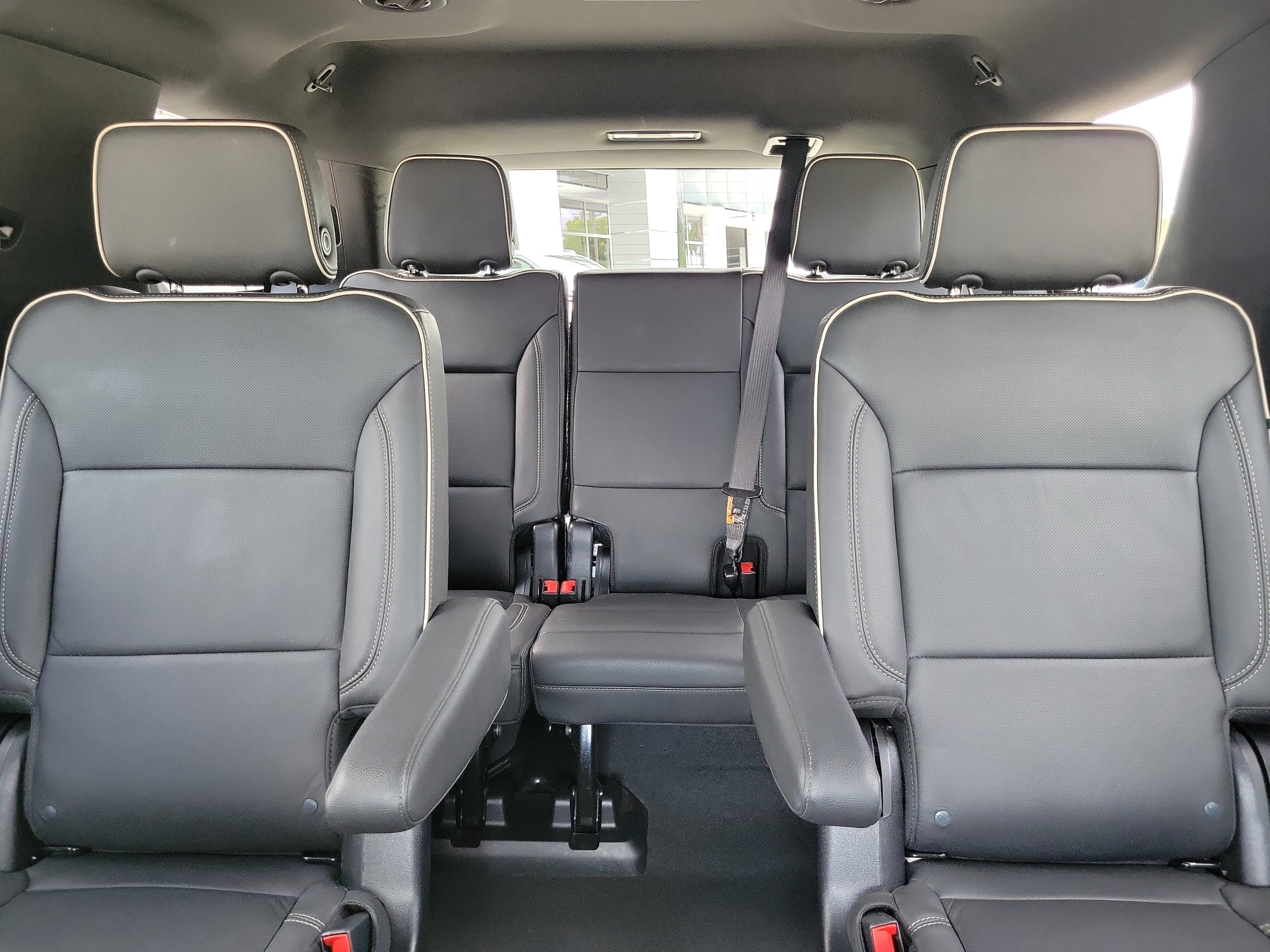 Used 2025 Chevrolet Tahoe Premier RWD image 16