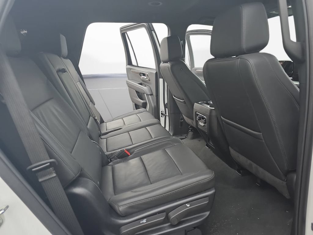 Used 2025 Chevrolet Tahoe LT AWD/4WD image 11