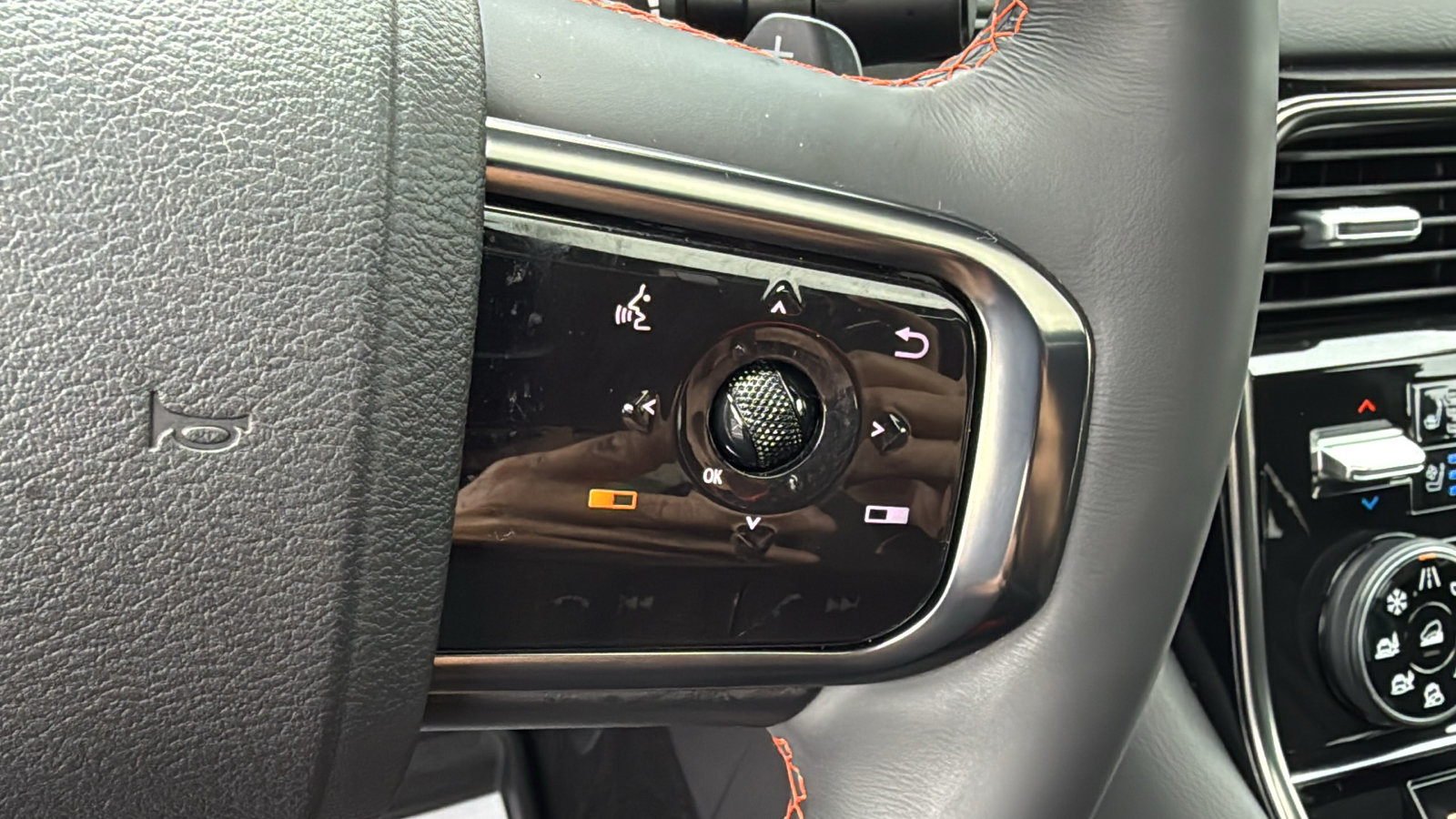 Certified 2025 Nissan Armada PRO-4X w/ Pro-4X Premium Package AWD/4WD image 11