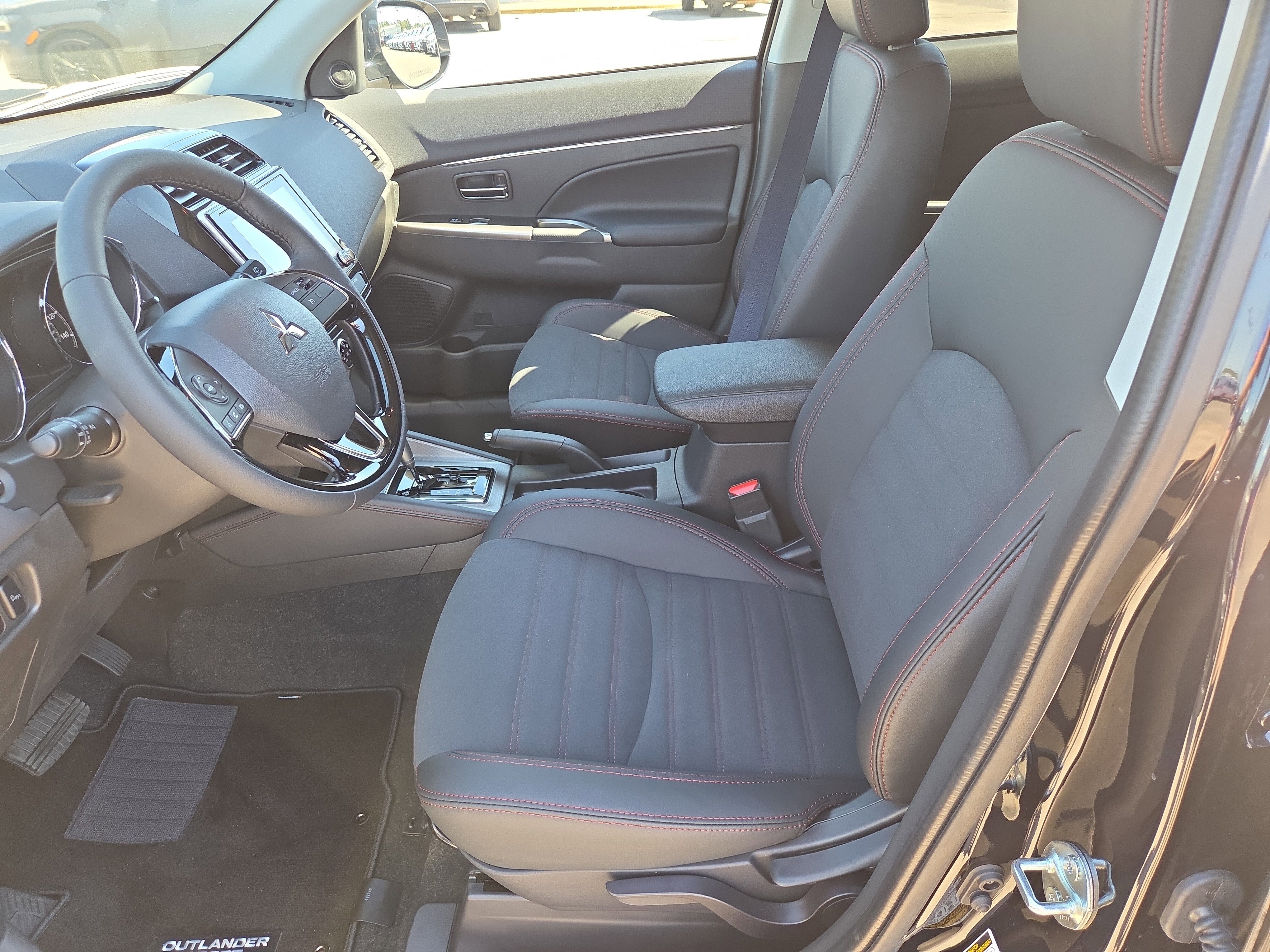 New 2025 Mitsubishi Outlander Sport SE image 4