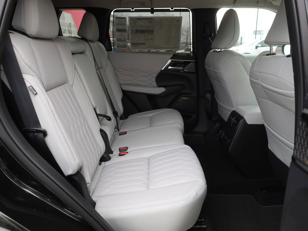 New 2025 Mitsubishi Outlander AWD image 20