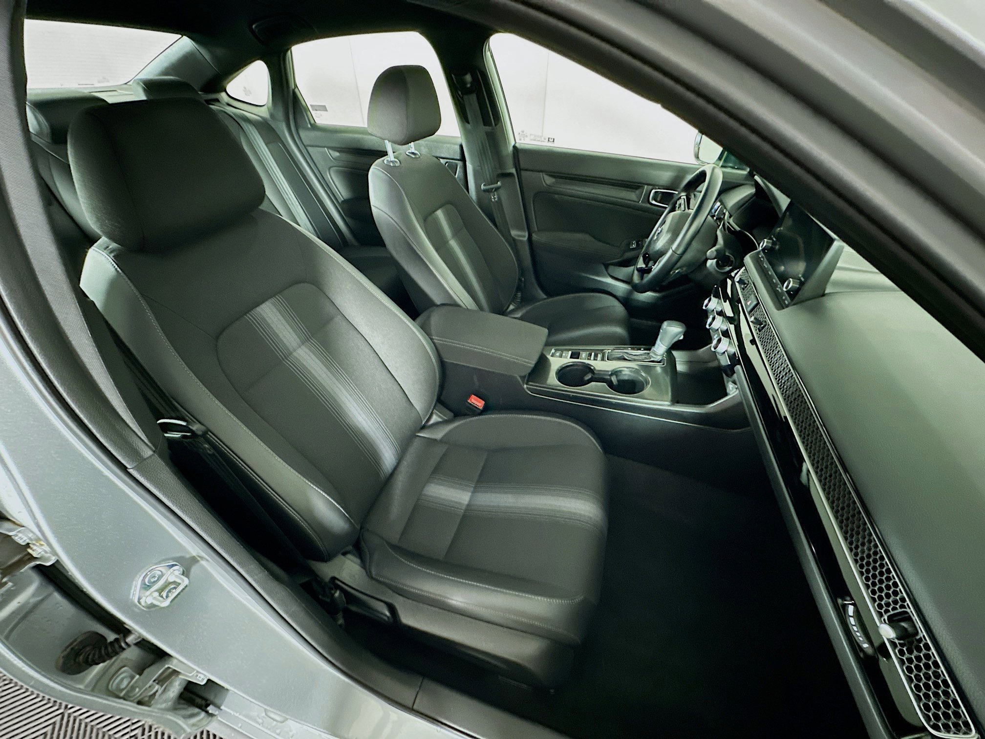 Used 2025 Honda Civic Sport image 30