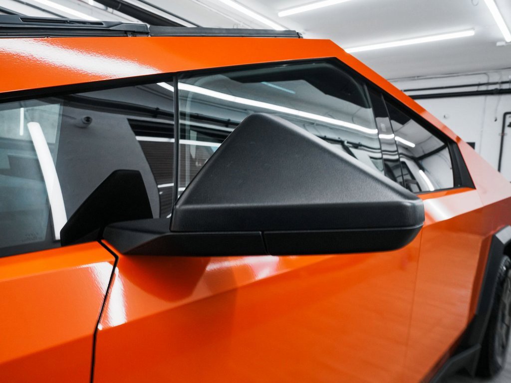 Used 2024 Tesla Cybertruck AWD Crew Cab image 31