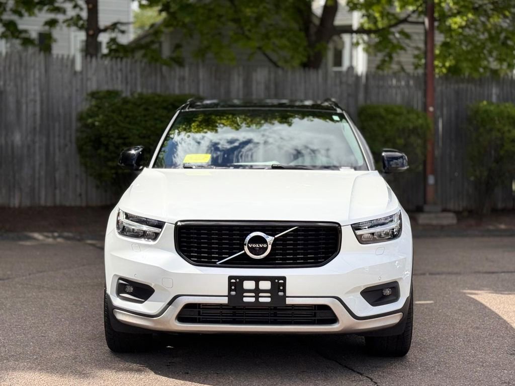 Used 2021 Volvo XC40 T5 R-Design w/ Protection Package Premier AWD/4WD image 9