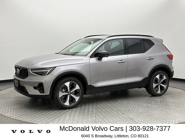 Certified 2026 Volvo XC40 B5 Plus AWD/4WD image 1