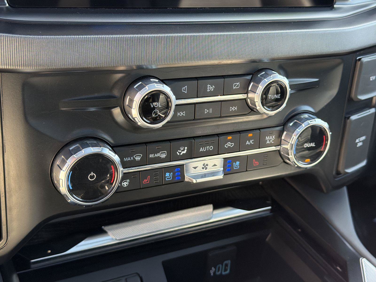 Used 2023 Ford F350 Platinum AWD/4WD image 41