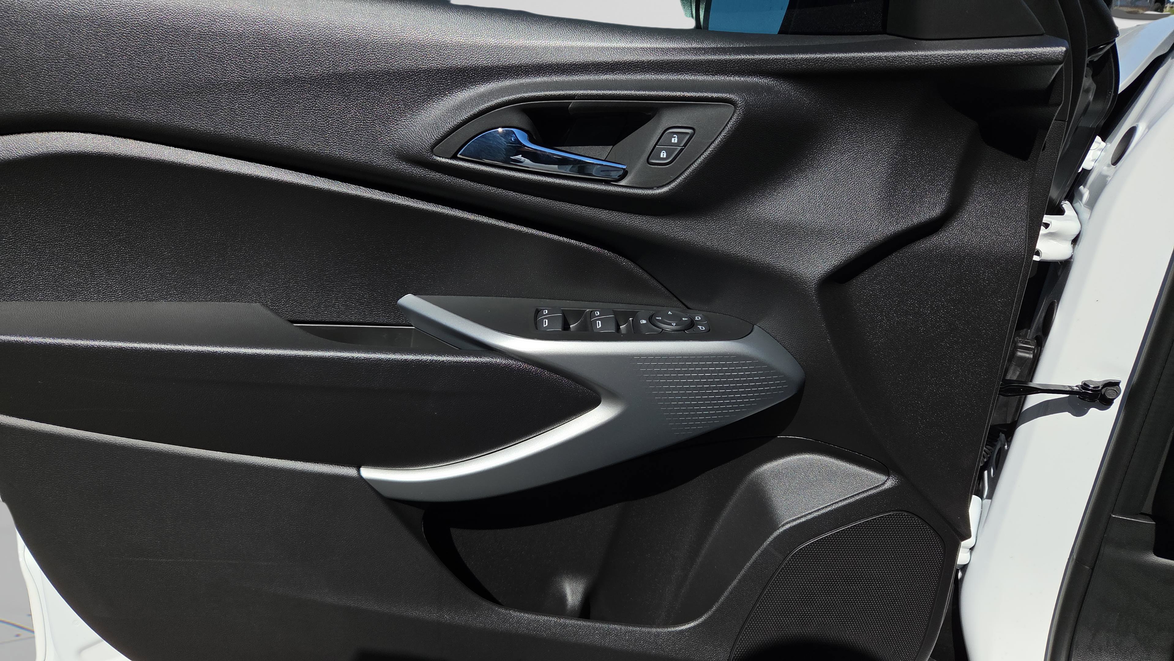 New 2026 Chevrolet Trax RS w/ Driver Confidence Package image 25