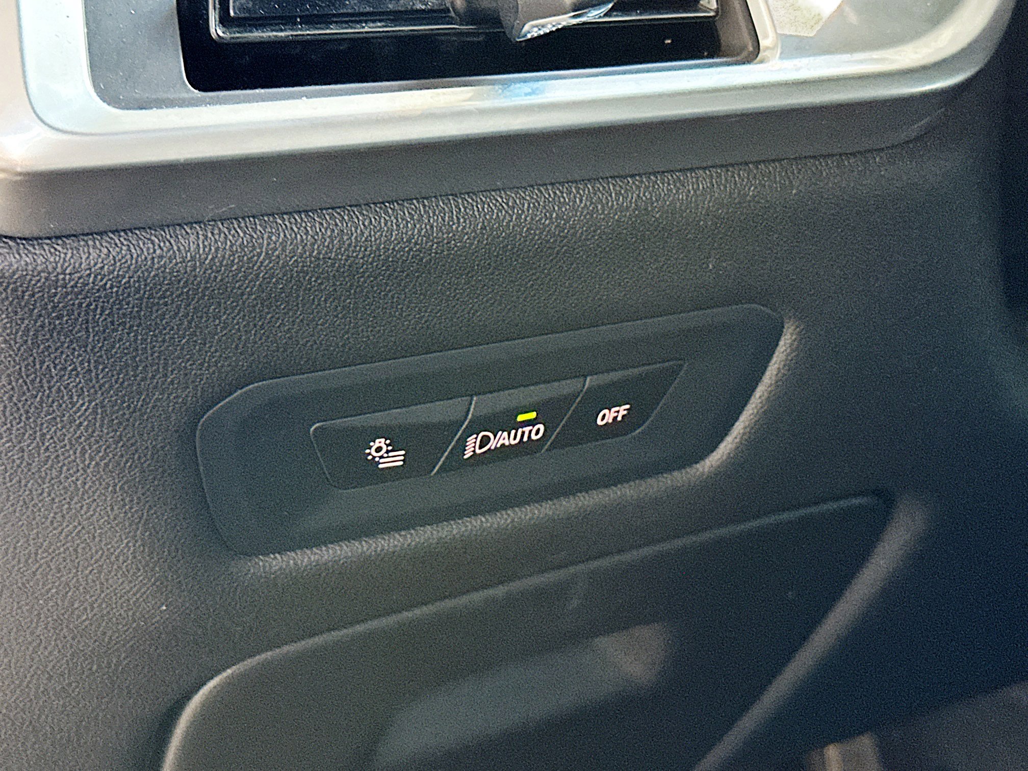 Used 2024 BMW X6 xDrive40i w/ Premium Package image 10