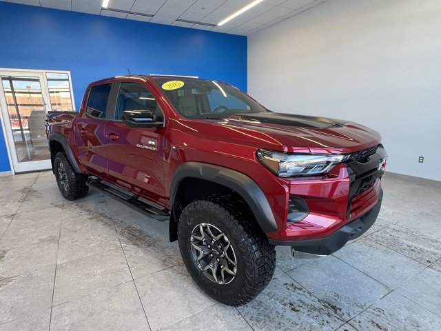 Used 2025 Chevrolet Colorado ZR2 w/ Technology Package image 3
