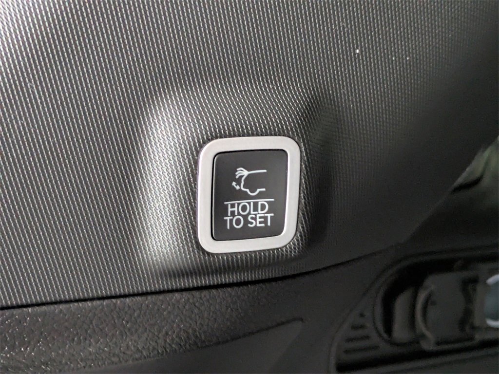 New 2025 Jeep Grand Cherokee Limited image 14