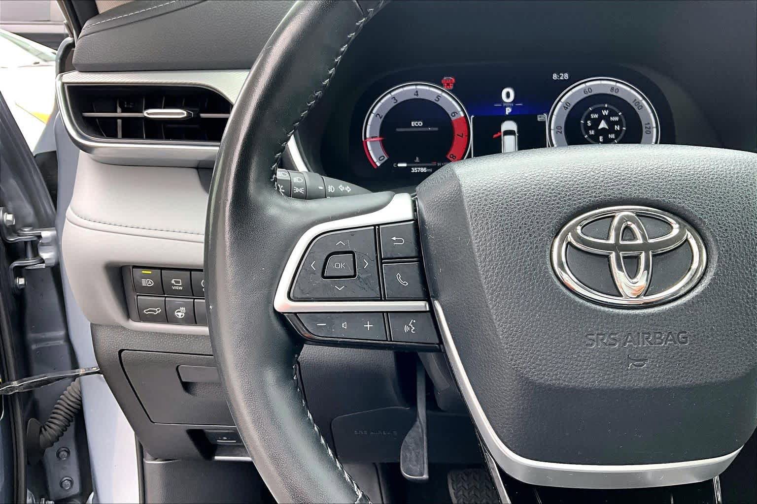 Used 2023 Toyota Highlander Platinum AWD/4WD image 23
