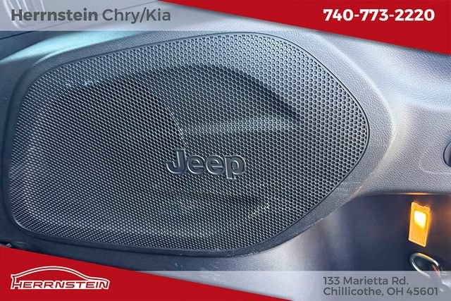 Used 2020 Jeep Cherokee Trailhawk w/ Cold Weather Group AWD/4WD image 27