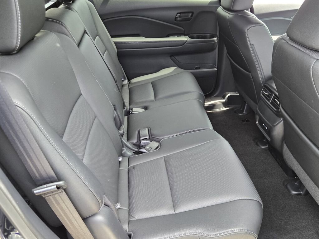 Certified 2024 Honda Passport EX-L image 16