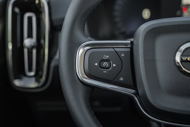 New 2026 Volvo XC40 B5 Plus w/ Protection Package Premier image 30