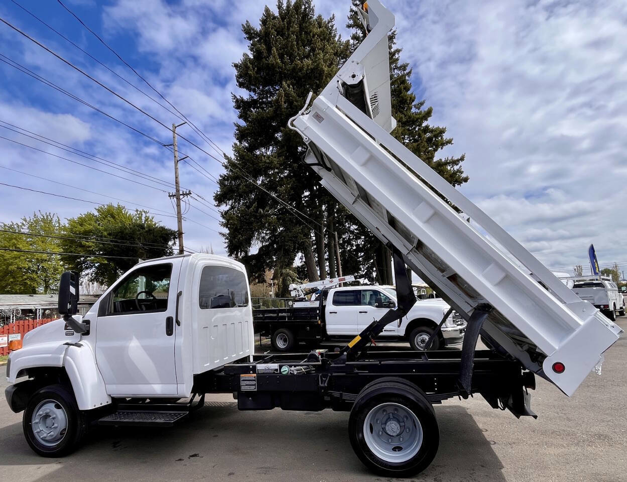 Used 2003 GMC TopKick C4500 2WD Regular Cab image 10