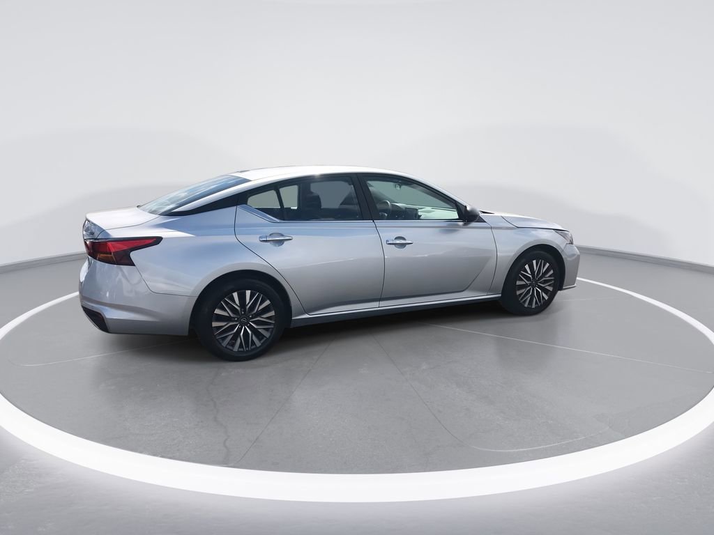 Used 2024 Nissan Altima 2.5 SV image 8