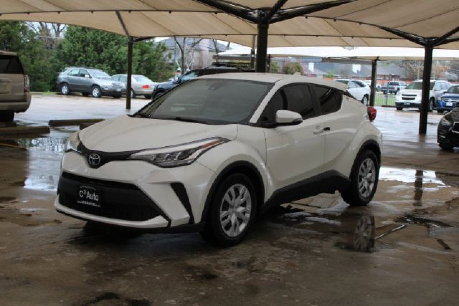 Used 2020 Toyota C-HR LE image 4
