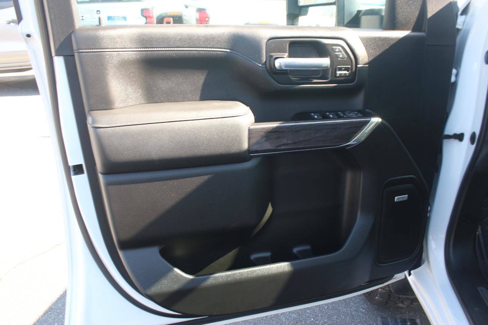 Used 2022 Chevrolet Silverado 2500 LTZ w/ Z71 Chrome Sport Edition image 14