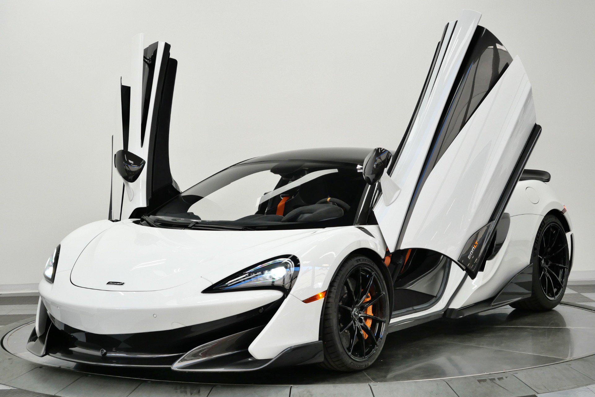 Used 2019 McLaren 600LT RWD image 44