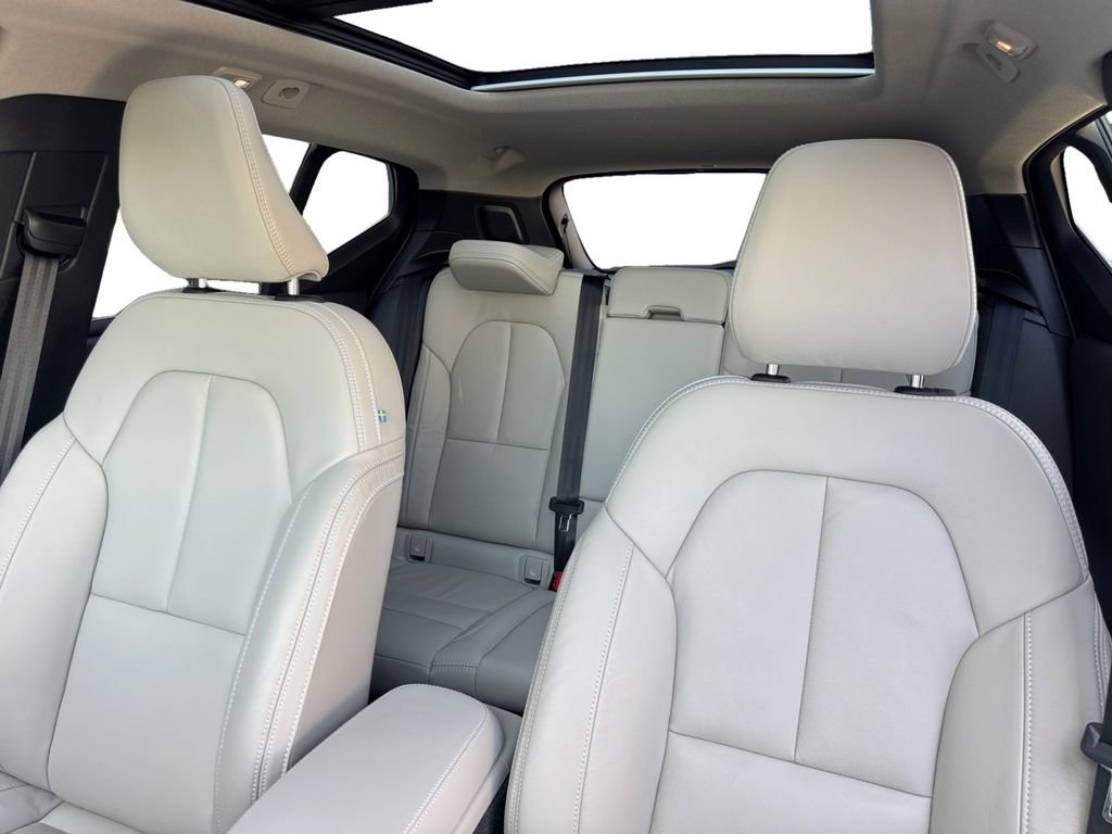 Certified 2023 Volvo XC40 B5 Plus w/ Climate Package AWD/4WD image 25