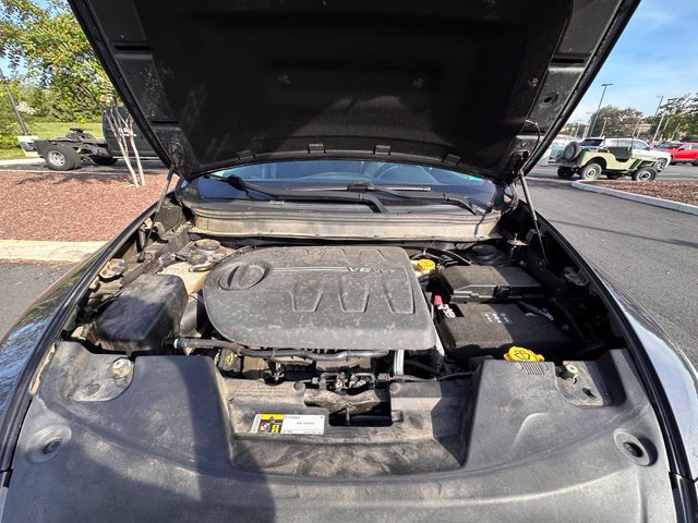 Used 2016 Jeep Cherokee Latitude w/ Cold Weather Group AWD/4WD image 14