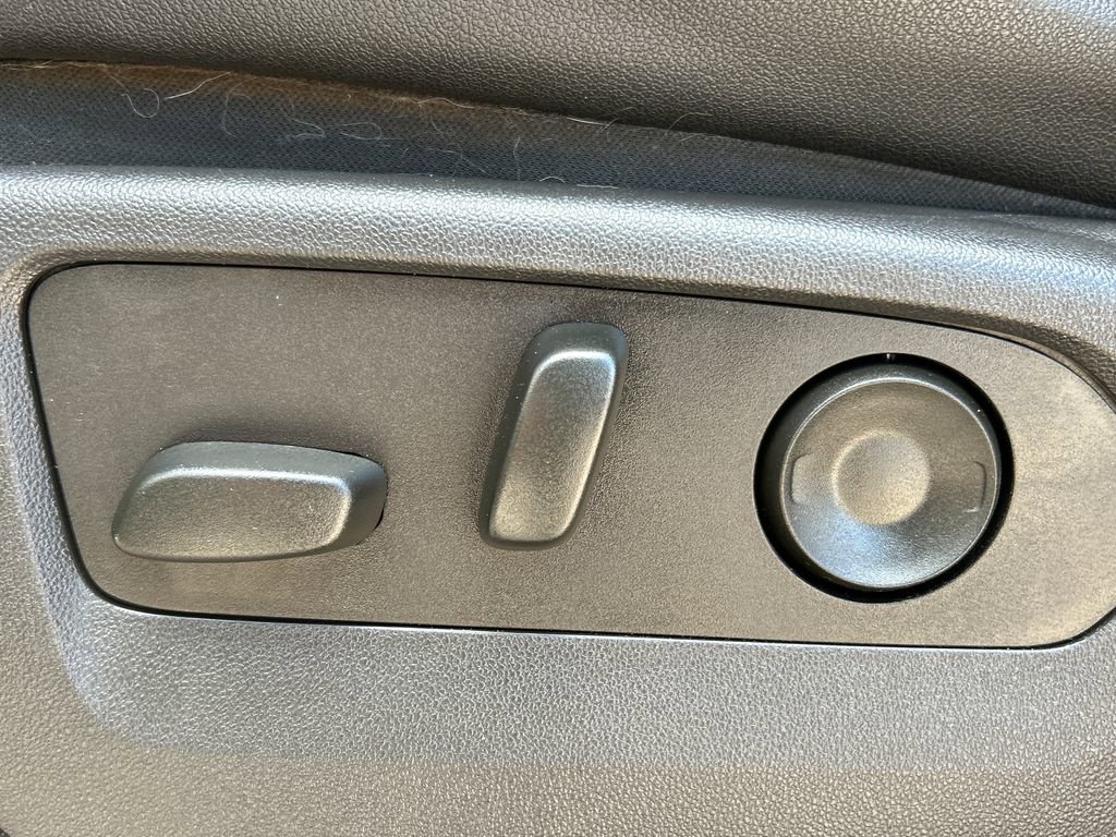 Used 2023 Chevrolet Silverado 1500 ZR2 w/ Technology Package AWD/4WD image 16