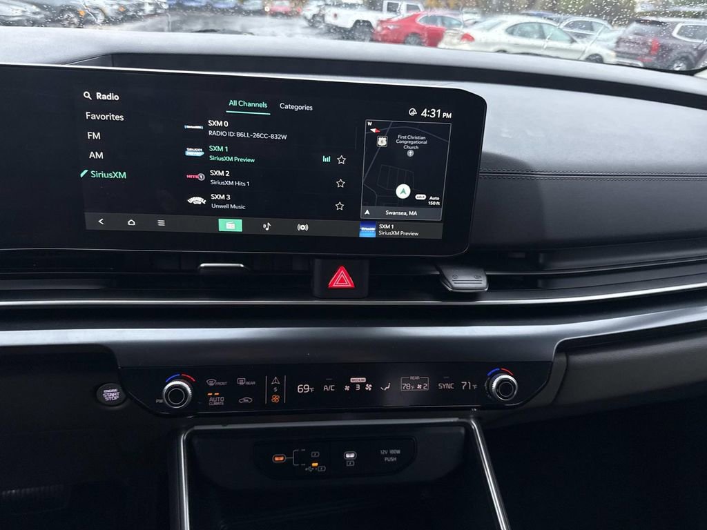 Used 2025 Kia Carnival image 21